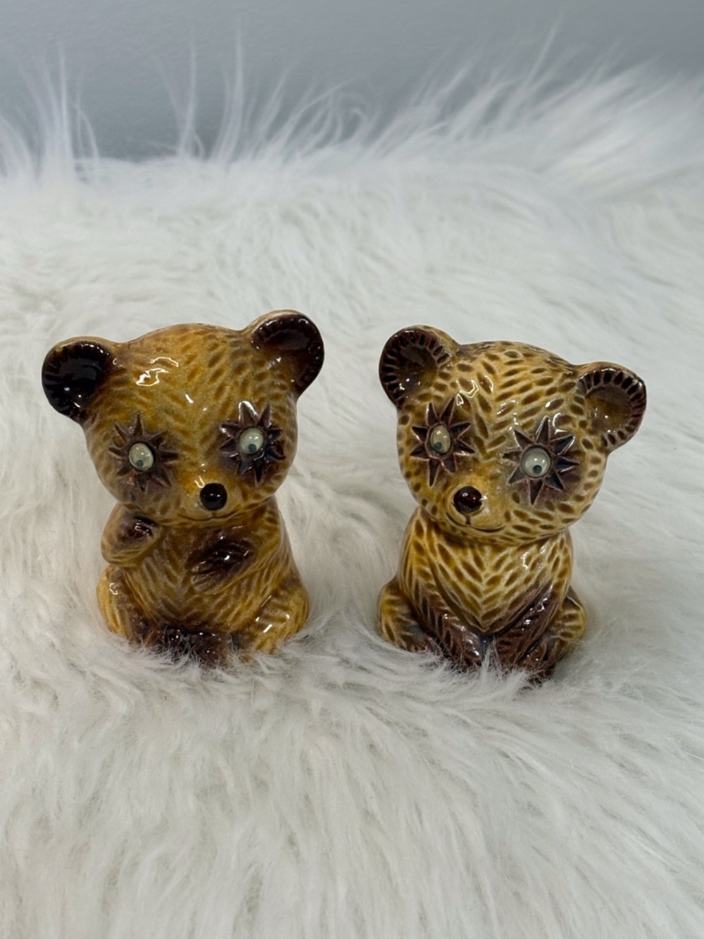 (132)Vintage Ceramic Bear Figurine Pair in Brown - Decorative Home Accent